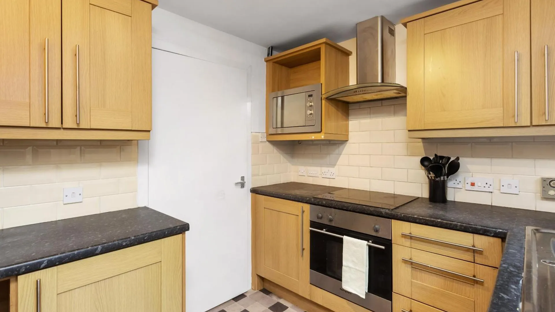 Stylish 3Bed House Near Airport Apartment Edinburgh